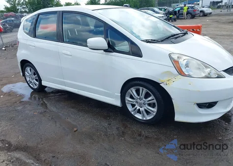 2010 Honda Fit Sport z USA, uszkodzony, nr VIN JHMGE8H41AS026083